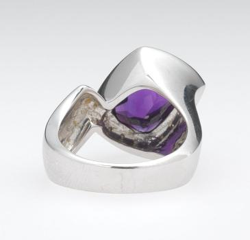 Außergewöhnlicher Damenring 750er Gold mit 2.50ct Amethyst und 0.18ct Brillanten