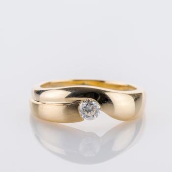 Ring aus 585 Gelbgold mit 0,20 ct Brillant