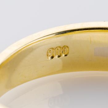 Ring aus 585 Mehrfarbgold mit 0,06 ct Brillant