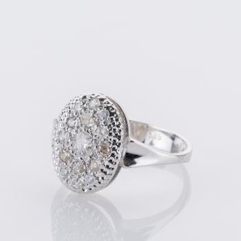 Preview: Ring aus 585er Weißgold mit 0,60 ct Brillanten