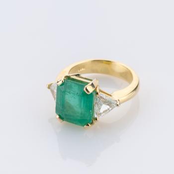 Preview: Ring aus 750er Gelbgold mit 5.63ct Smaragd und 1.20ct Diamanten
