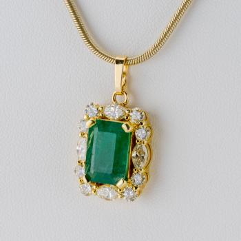 5ct Emerald and 1.5ct Diamond Pendant in 18K Yellow Gold