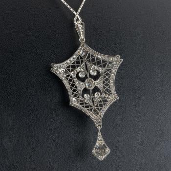 Original Art Deco Pendant in platinum with 2.3 carats of diamonds