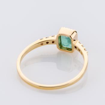 Preview: 0.80ct Emerald and 0.06ct Diamond Ring in 14K Yellow Gold