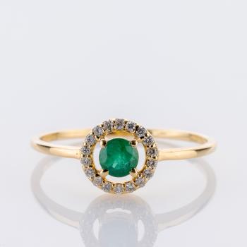 Ring aus 585er Gelbgold mit 0.25 ct Smaragd und 0.10 ct Brillanten