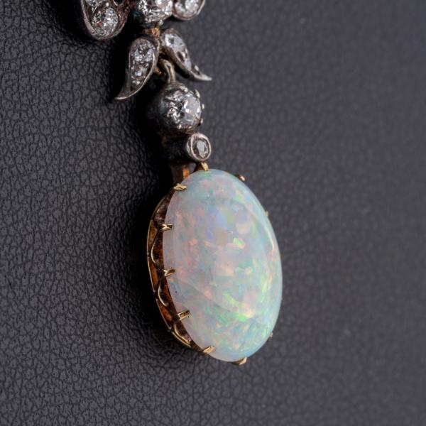 Antiker Anhänger 585er Gold + Silber mit 6.25ct Opalen und 3.10ct Diamanten