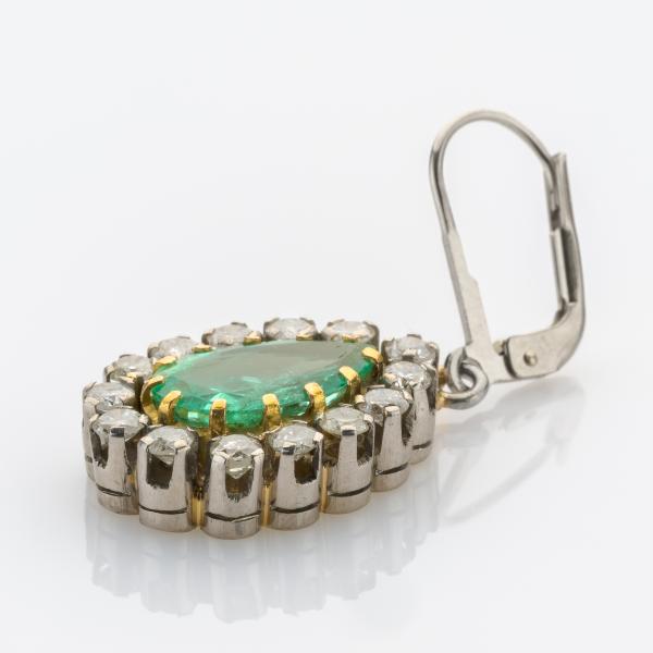 18k white gold earrings with 3.50ct emeralds and 1.0ct diamonds