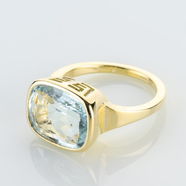 Ring aus 585er Gelbgold mit 6.32ct Aquamarin