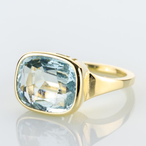 Ring aus 585er Gelbgold mit 6.32ct Aquamarin