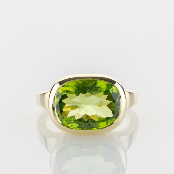 Ring aus 585er Gelbgold mit 7.75ct Peridot