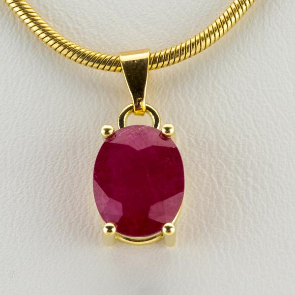 14k gold pendant with a 2.93ct ruby