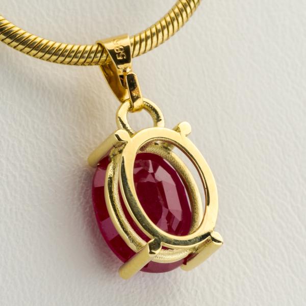 14k gold pendant with a 2.93ct ruby