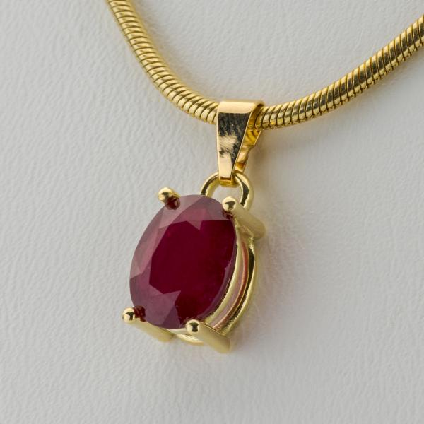 14k gold pendant with a 2.56ct ruby