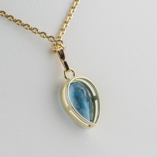 3.65 ct Aquamarine Pendant in 14K Yellow Gold