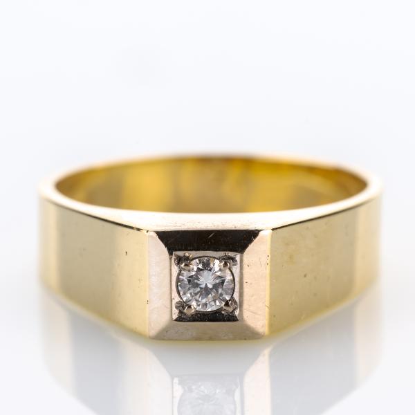 Ring aus 585er Gelbgold und Weißgold mit 0.13ct Brillant