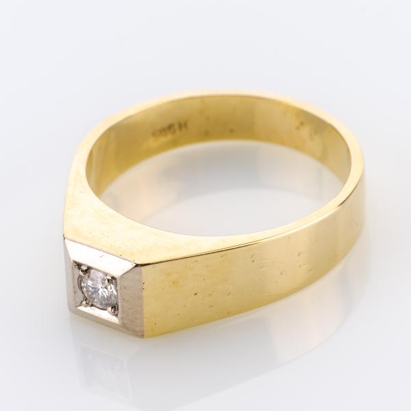 Ring aus 585er Gelbgold und Weißgold mit 0.13ct Brillant