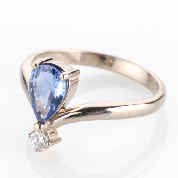 Damenring 585er Gold mit einem 1.43ct Saphir und 0.10ct Brillant