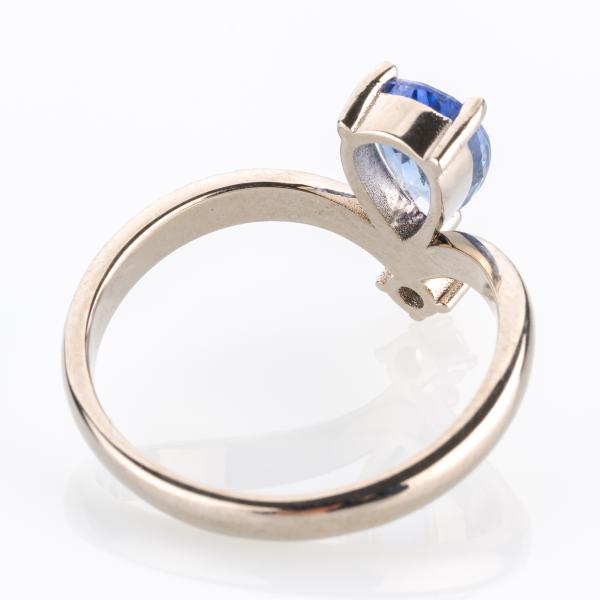 Damenring 585er Gold mit einem 1.43ct Saphir und 0.10ct Brillant