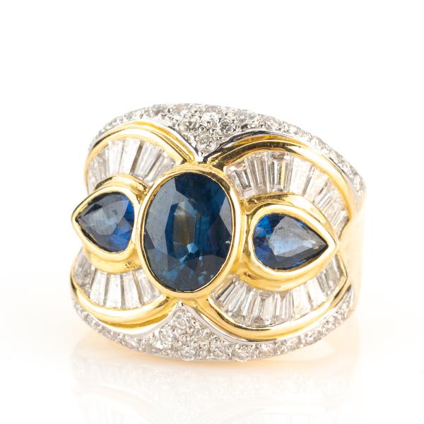 Spektakulärer Damenring (750er Gold) mit 4.20ct Saphir und 3.0ct Brillanten