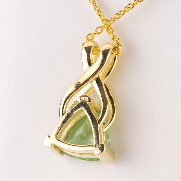 Pendant (14k gold) with a peridot