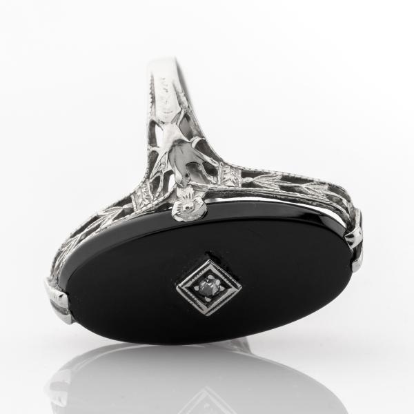 Art Deco Ring aus 585er Weißgold mit Onyx und Diamant