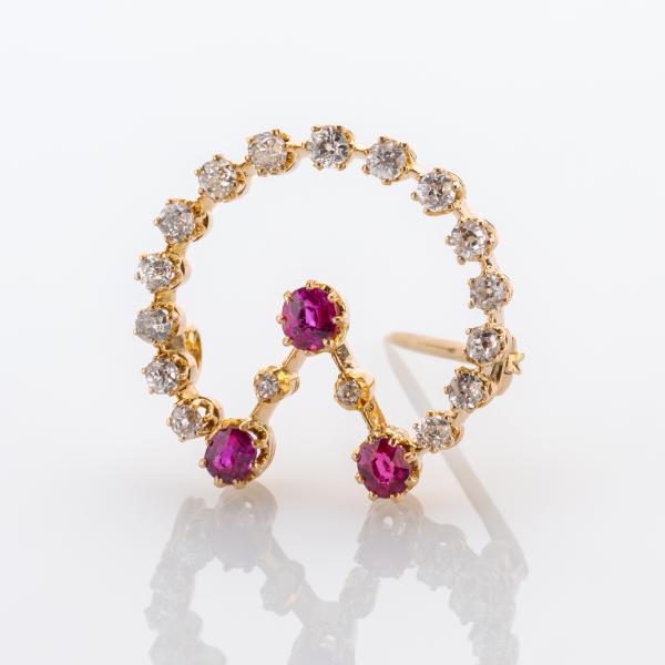 Antike Brosche (585er Gold) mit Rubinen und Altschliffbrillanten