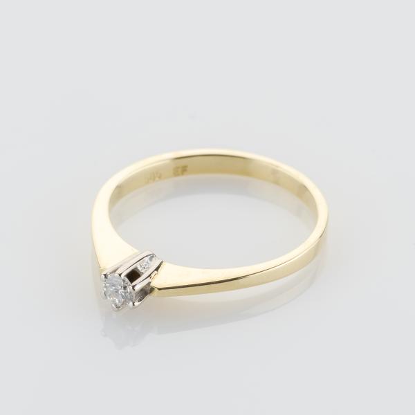 Ring in 585er Gold mit 0.10 ct Brillant