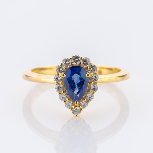 Ring aus 585er Gelbgold mit 0.90ct Saphir und 0.28ct Diamanten