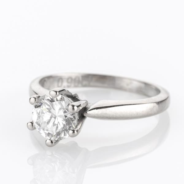 Ladies ring (14k gold) with a 0.90ct diamond