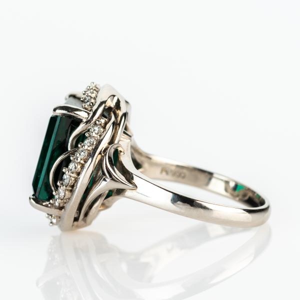 Damenring (900er Platin) mit einem 11.67ct Turmalin und 0.47ct Brillanten