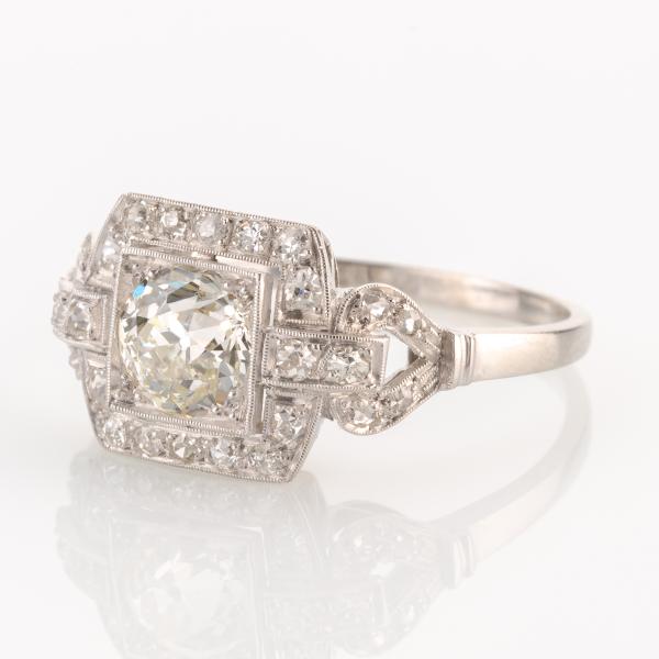 Art Deco Damenring (750er Gold) mit 1.50ct Brillanten
