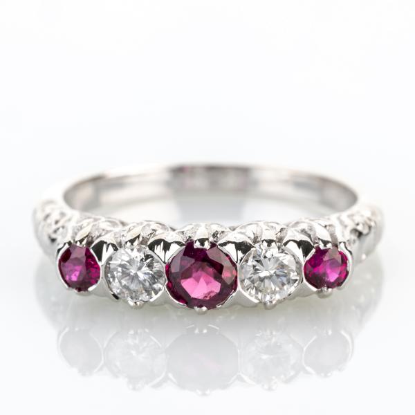 Retro Ring 585er Gold mit 0.45ct Rubinen und 0.42ct Brillanten