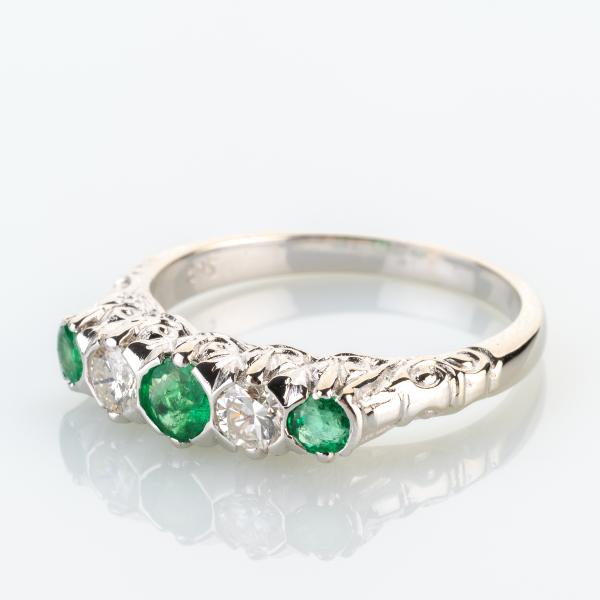 Retro Ring 585er Gold mit 0.40ct Smaragden und 0.40ct Brillanten