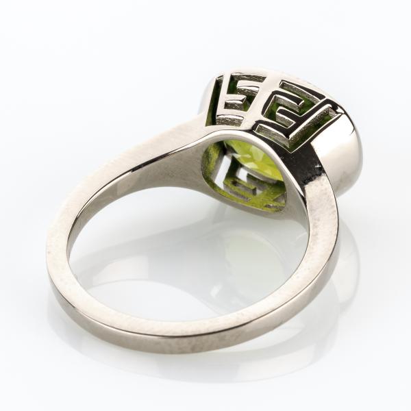 Damenring 585er Gold mit einem 5.66ct Peridot aus unser Serie Laura
