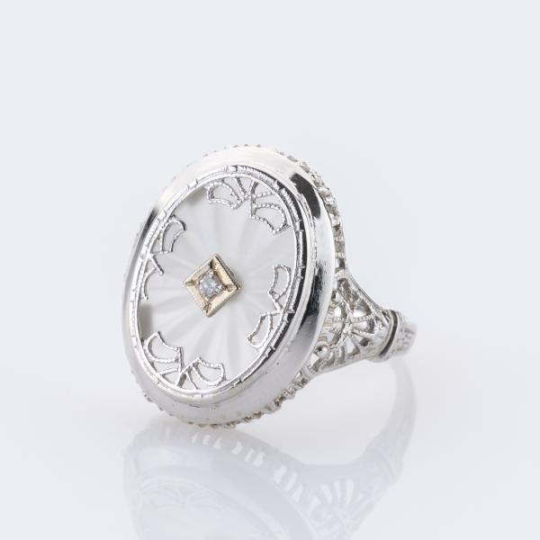 Ring aus 585er Weißgold mit Camphorglas und 0.02ct Brillant