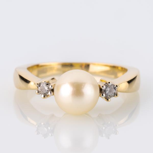 Ring aus 585er Gelbgold mit Perle und 0.08ct Brillanten