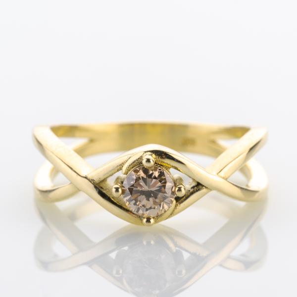 14k gold ring with a 0.37ct diamond