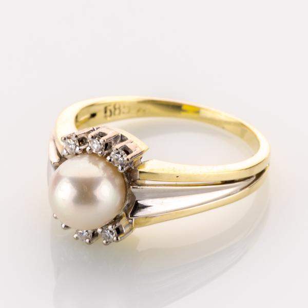 Vintage Ring aus 585er Gold mit Perle und Brillanten