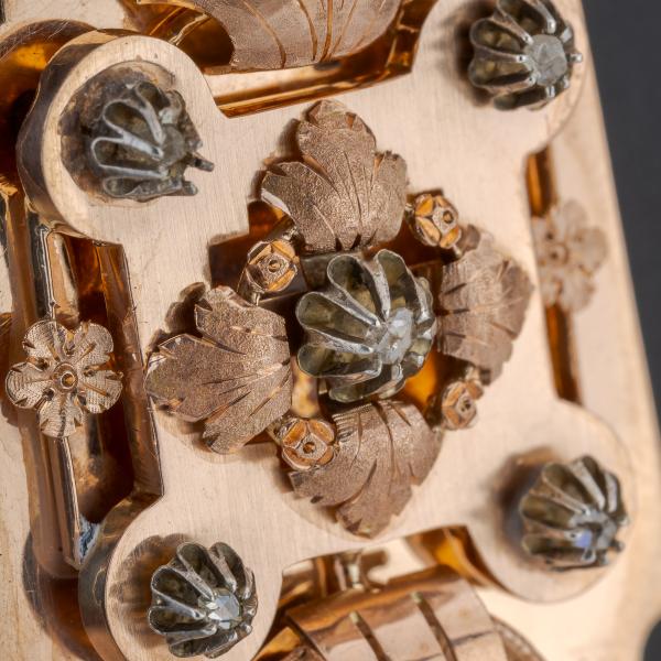 Anhänger aus 585er Rotgold mit 6 Diamanten