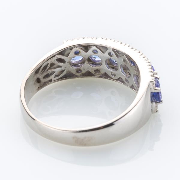 Ring aus 750er Weißgold mit 1.0ct Tansaniten und 0.26ct Brillanten