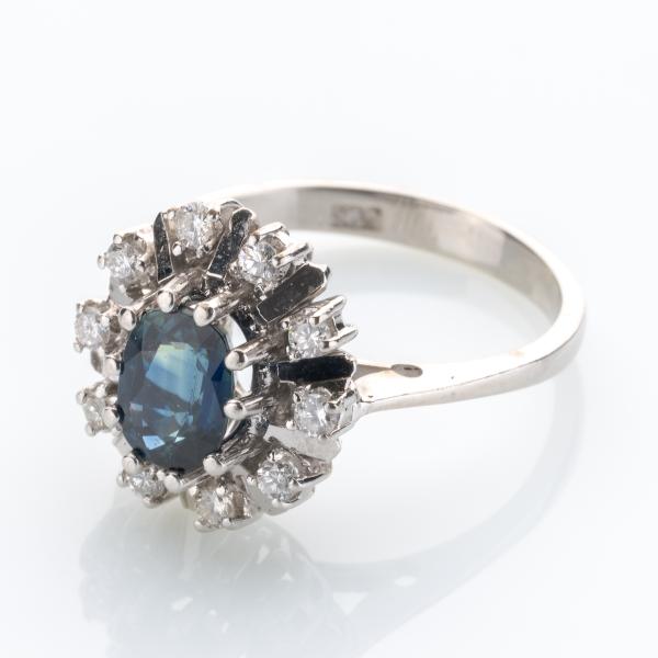 Ring aus 585er Weißgold mit 1.0ct Saphir und 0.20ct Brillanten