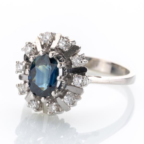 Ring aus 585er Weißgold mit 1.0ct Saphir und 0.20ct Brillanten