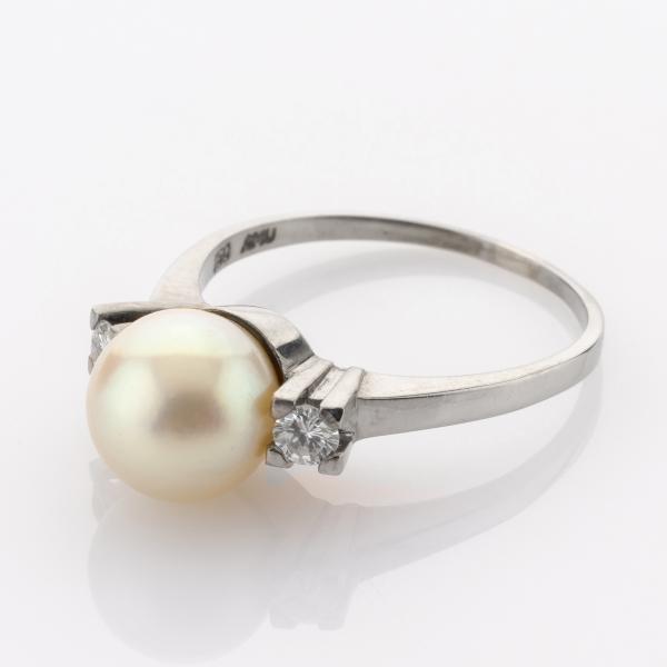 Ring aus 750er Gold mit Perle und 0.25ct Brillanten