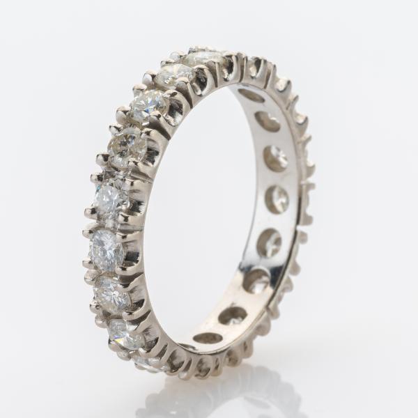 Memoire Ring aus 750er Gold mit 1,70ct Brillanten