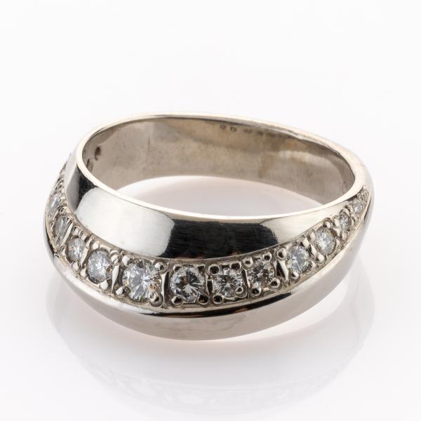 Ring aus 750er Weißgold mit 0.30ct Brillanten