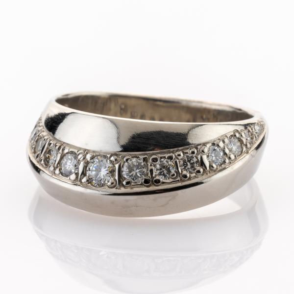 Ring aus 750er Weißgold mit 0.30ct Brillanten
