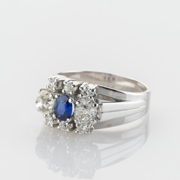 Ring aus 585er Weißgold mit 1 Saphir & 1.24ct Altschliff-Brillanten