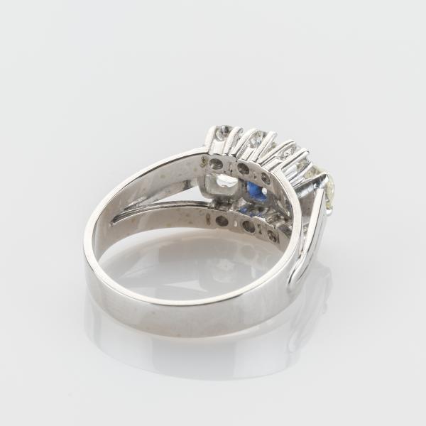 Ring aus 585er Weißgold mit 1 Saphir & 1.24ct Altschliff-Brillanten