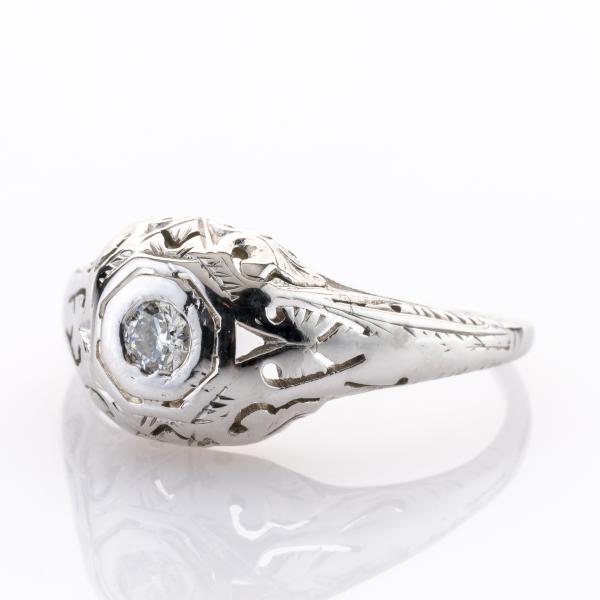 Art Deco Ring aus 750er Weißgold mit 0.10ct Brillant