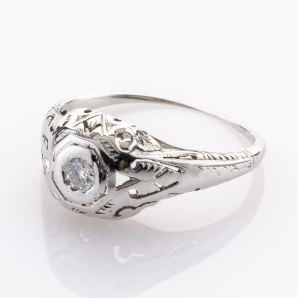 Art Deco Ring aus 750er Weißgold mit 0.10ct Brillant